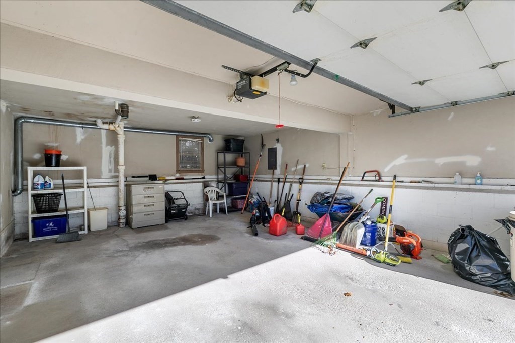 17 Marion Dr