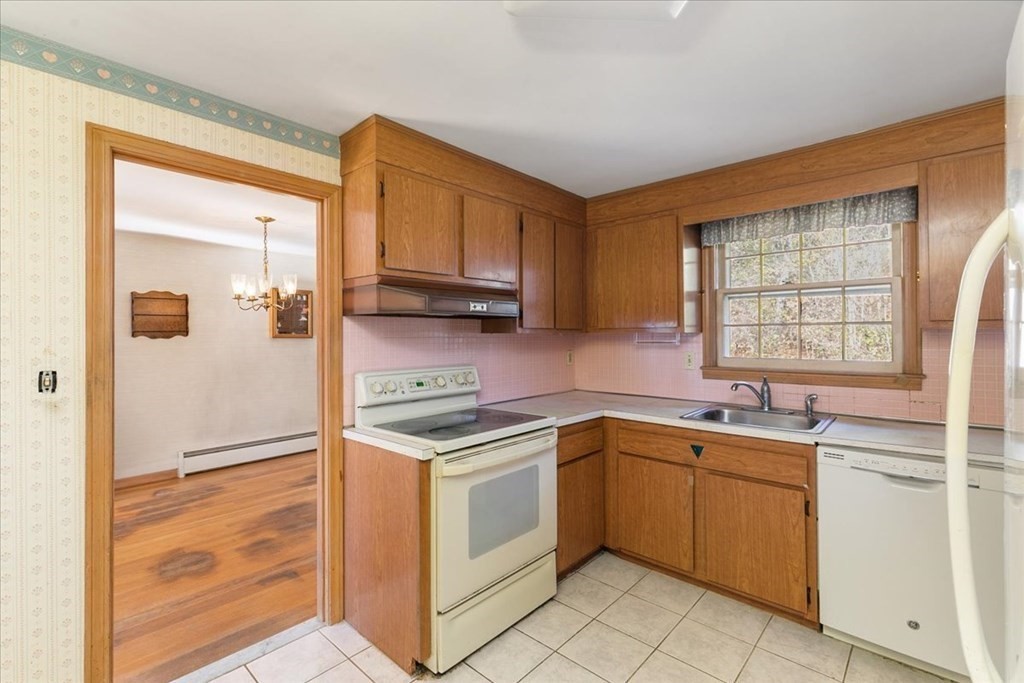 17 Marion Dr