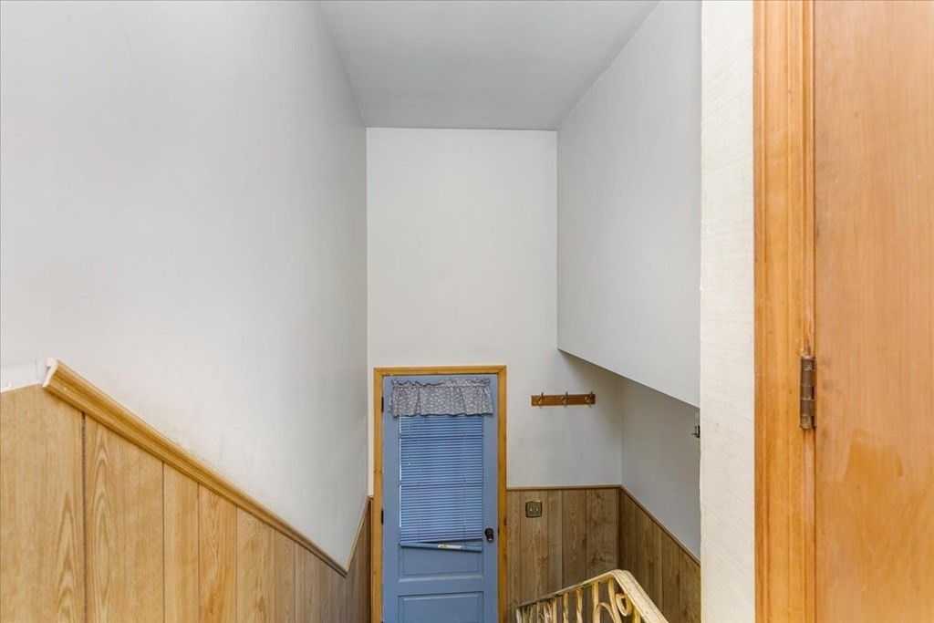 17 Marion Dr