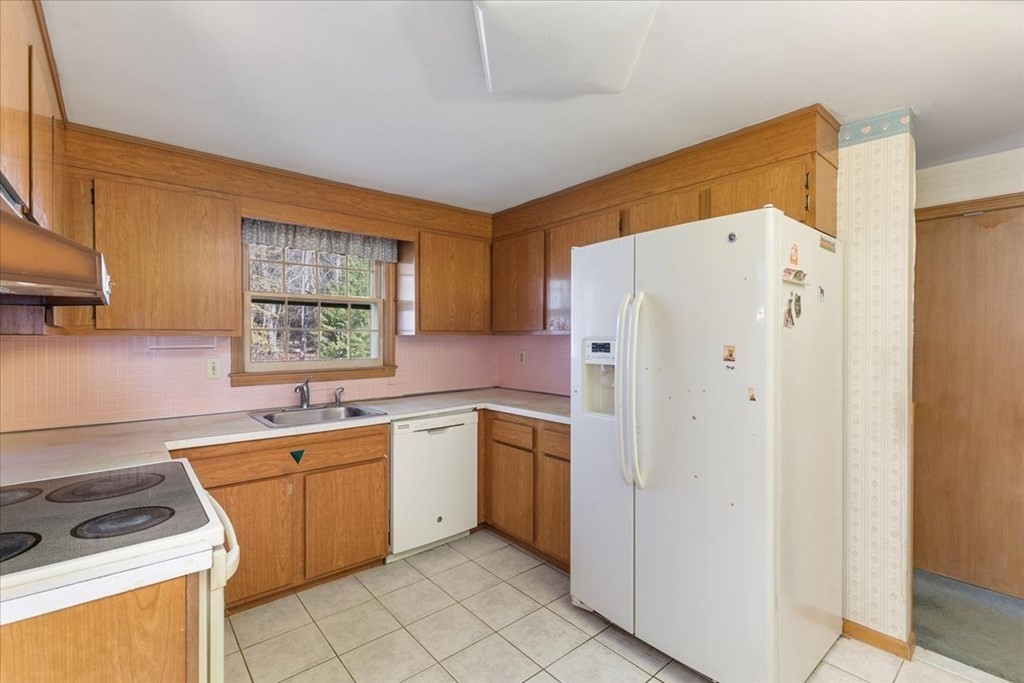 17 Marion Dr