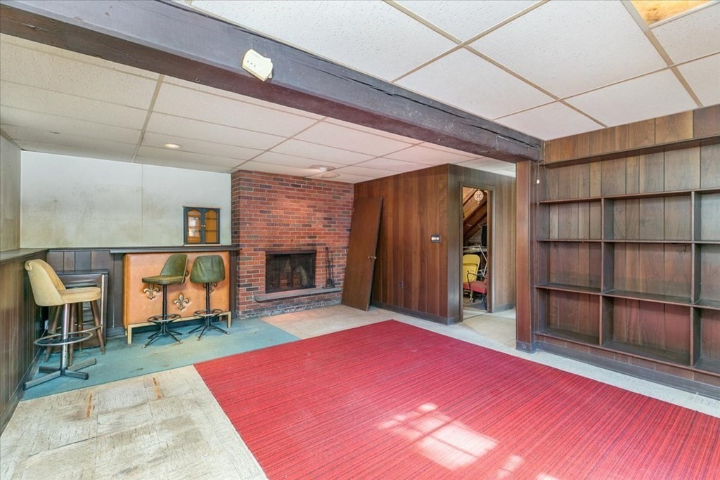 17 Marion Dr