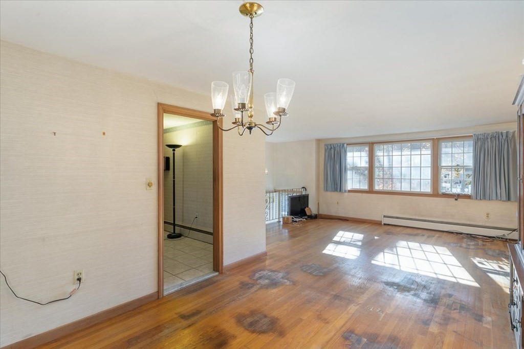 17 Marion Dr