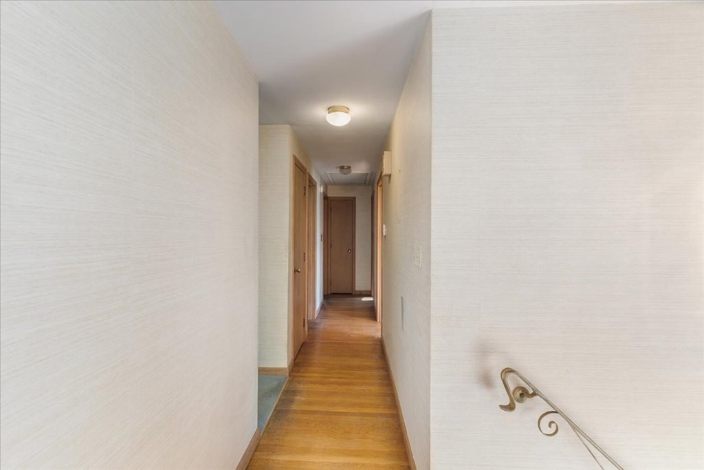 17 Marion Dr