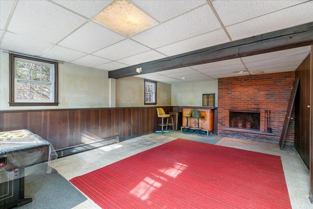 17 Marion Dr