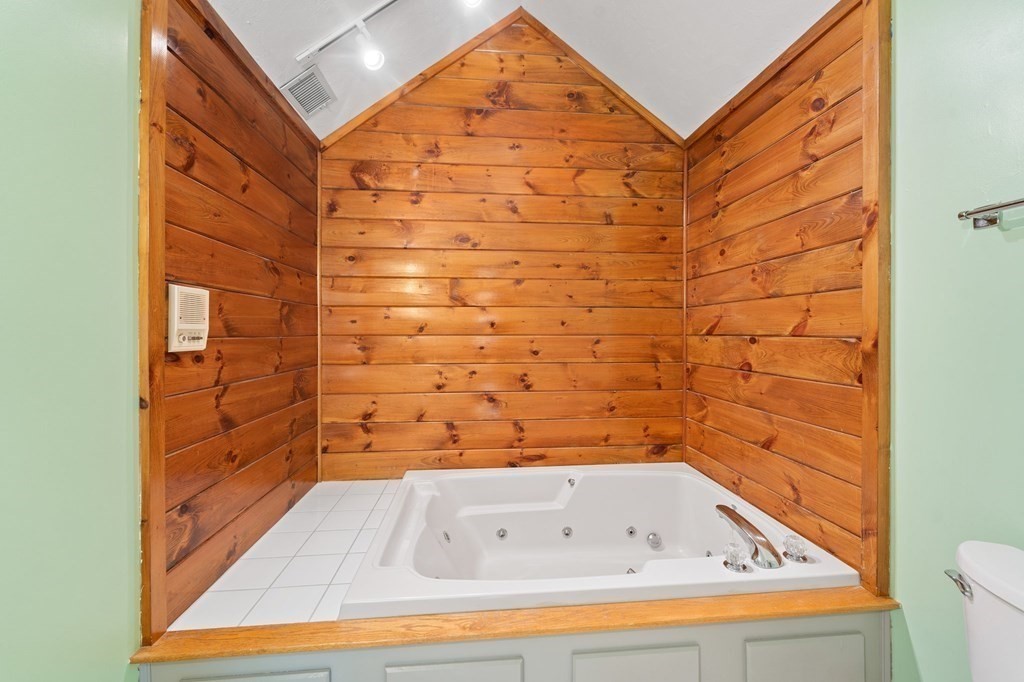 4 Forest Ln # 4