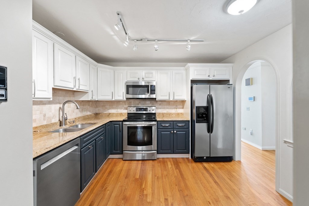4 Forest Ln # 4