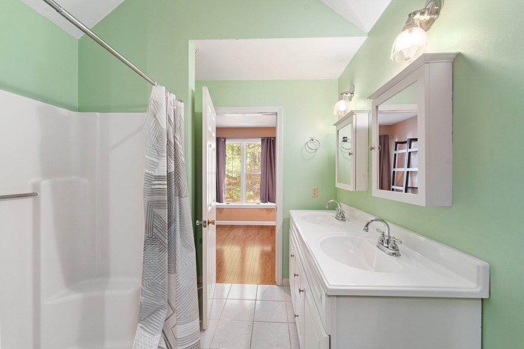 4 Forest Ln # 4