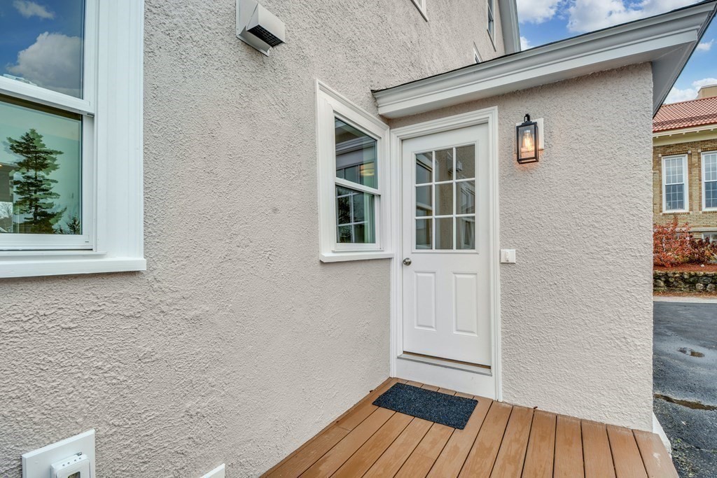 1264 Main Street # 1