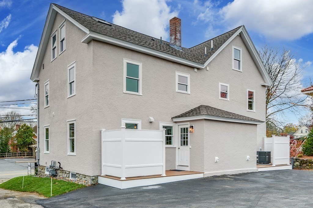 1264 Main Street # 1