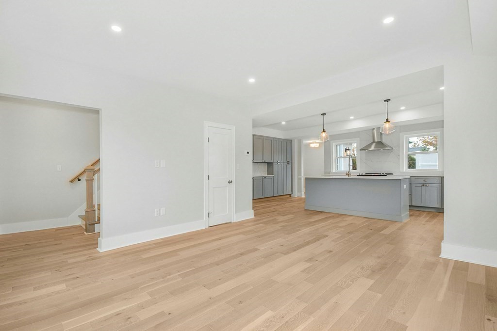 1264 Main Street # 1