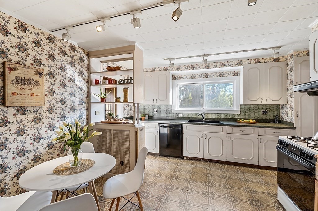 167 Porter St