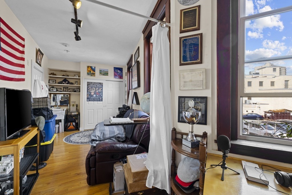 26 Irving Street # 203