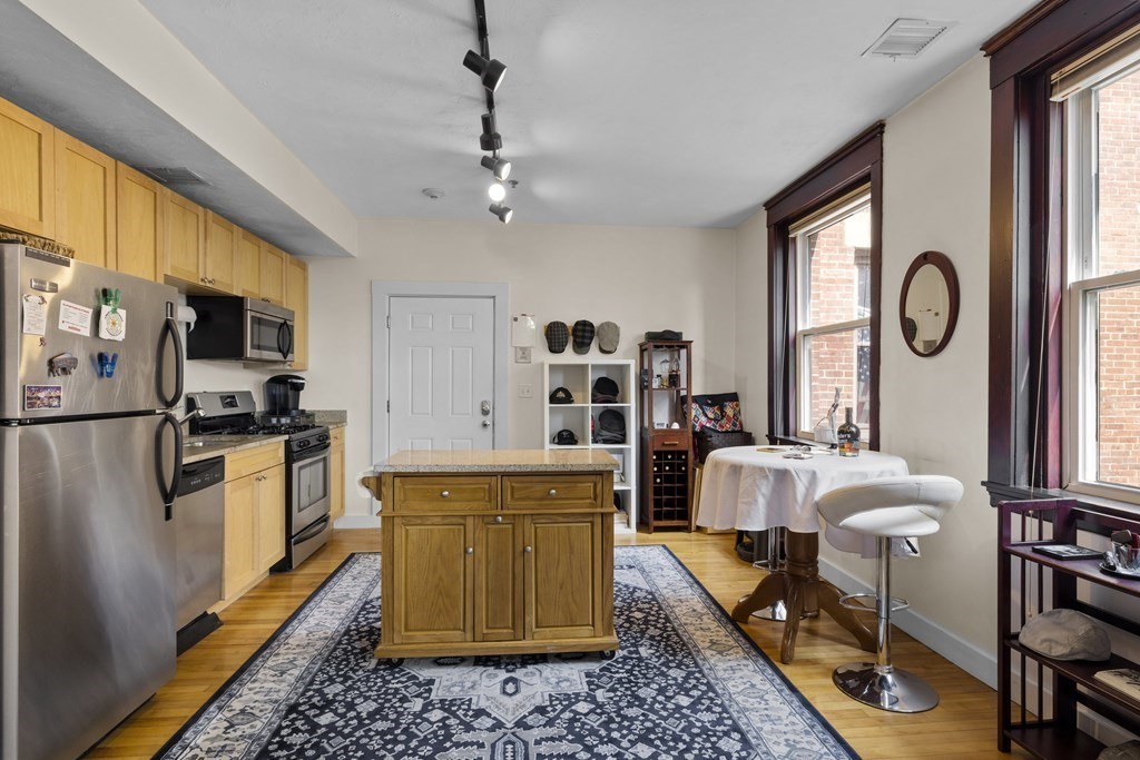26 Irving Street # 203