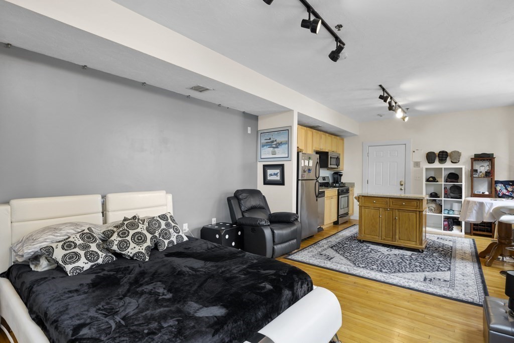 26 Irving Street # 203