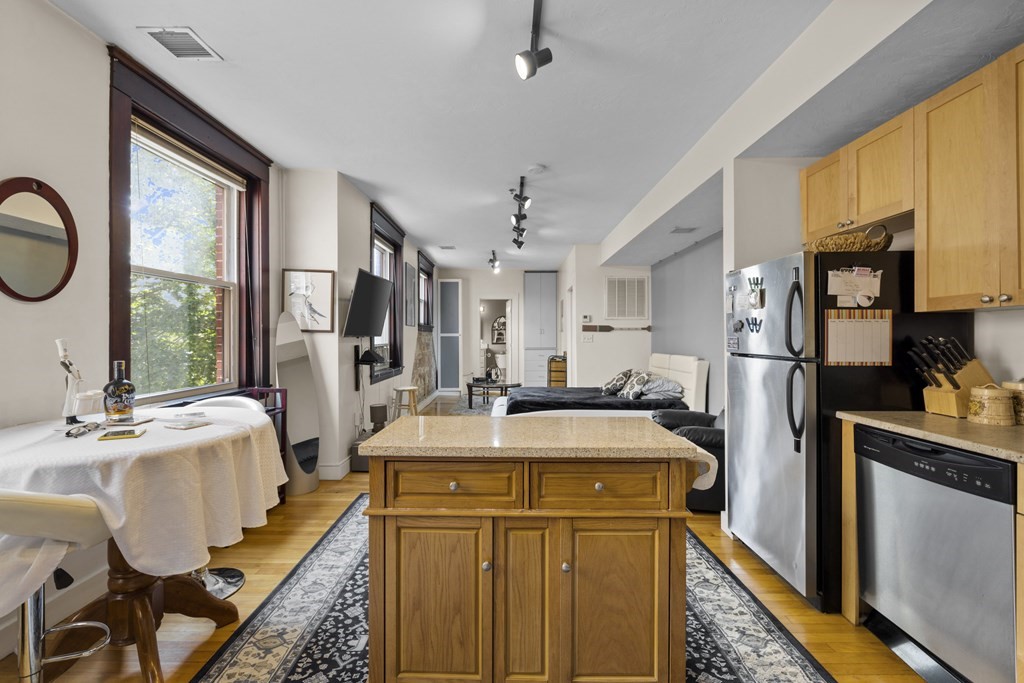 26 Irving Street # 203