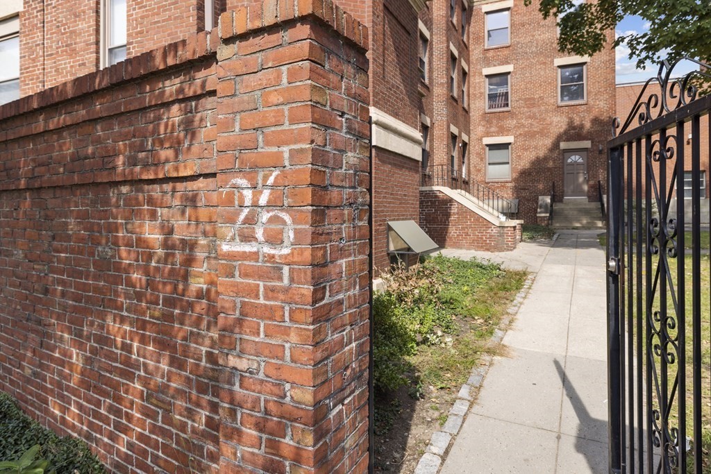 26 Irving Street # 203