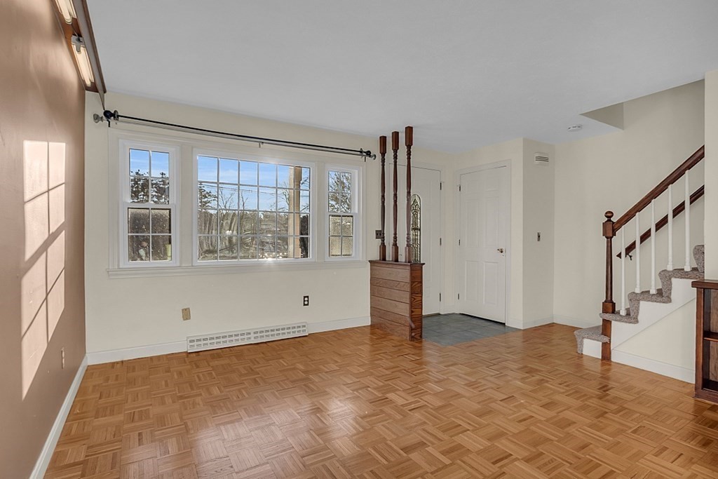28 Harris St # 3