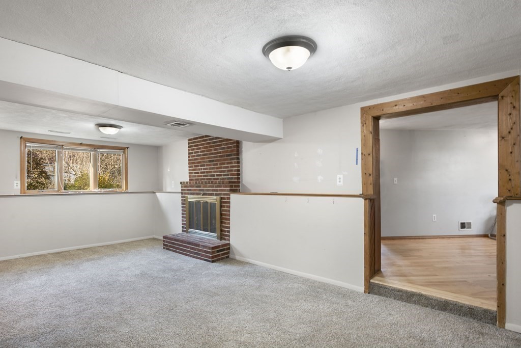 14 Putney Cir