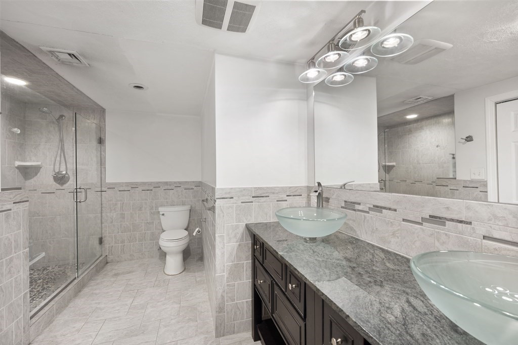14 Putney Cir
