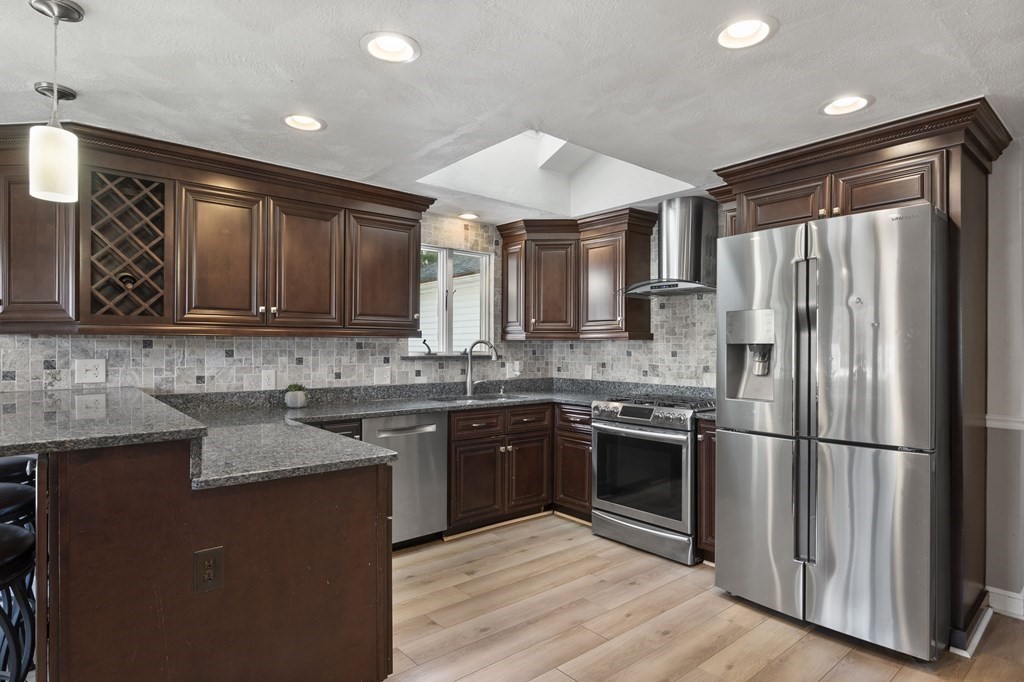 14 Putney Cir