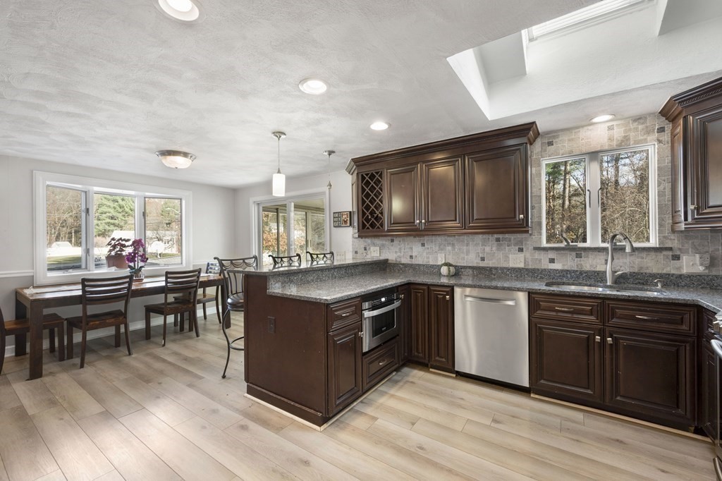 14 Putney Cir