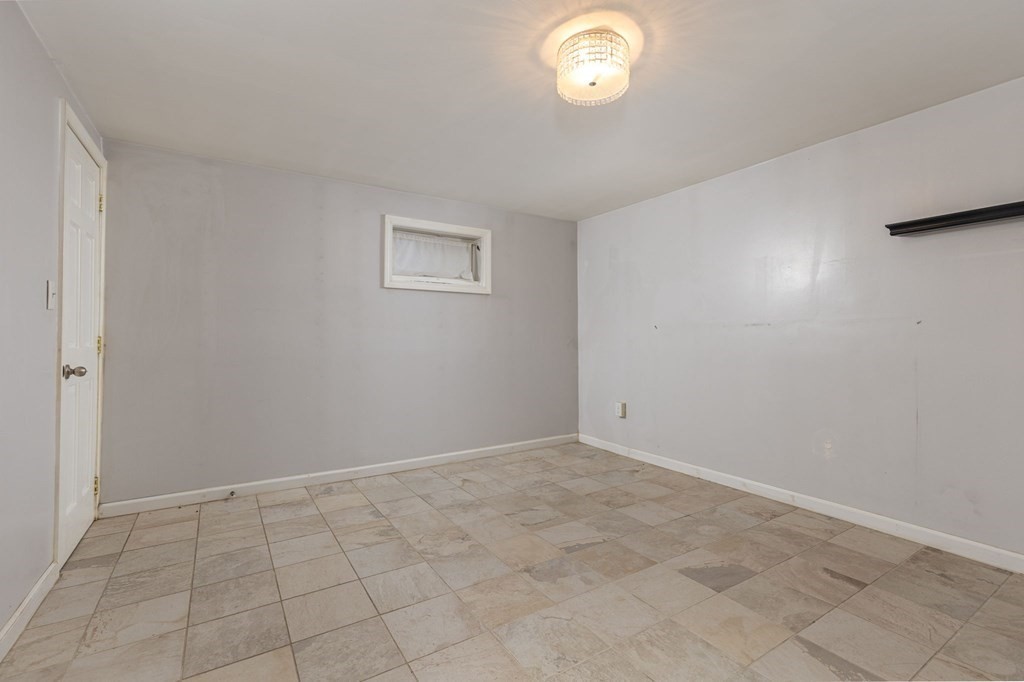 109 Thompson St
