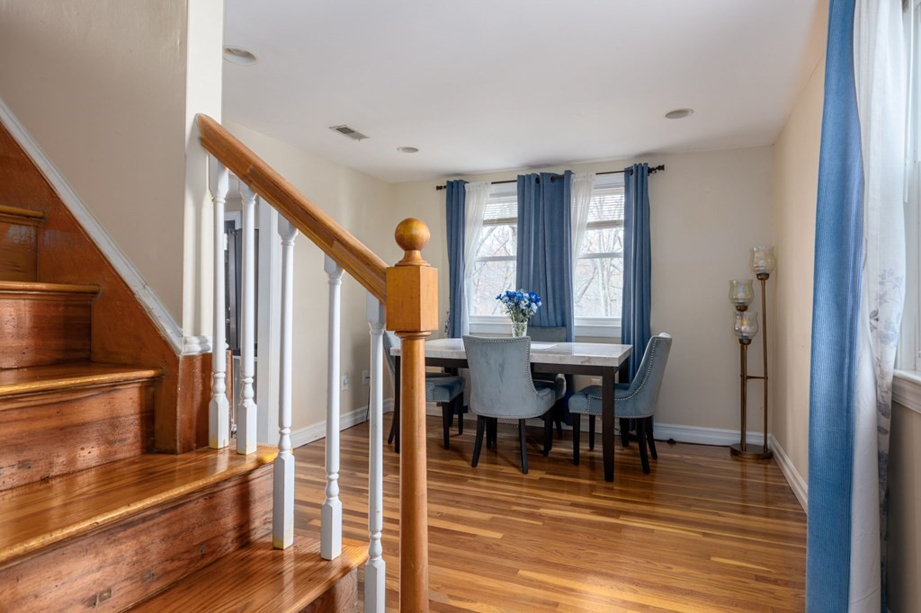 109 Thompson St
