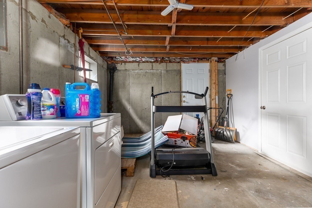 109 Thompson St