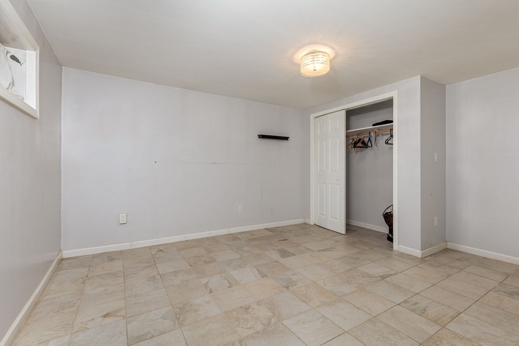 109 Thompson St