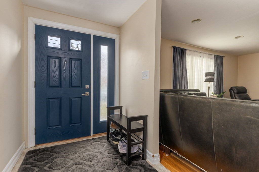109 Thompson St