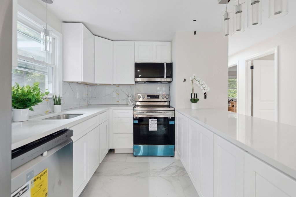 13 Sutherland Rd # 1