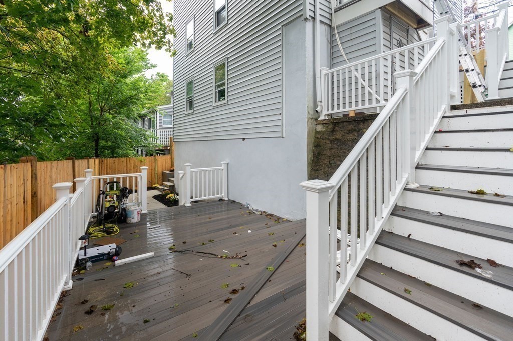 13 Sutherland Rd # 1