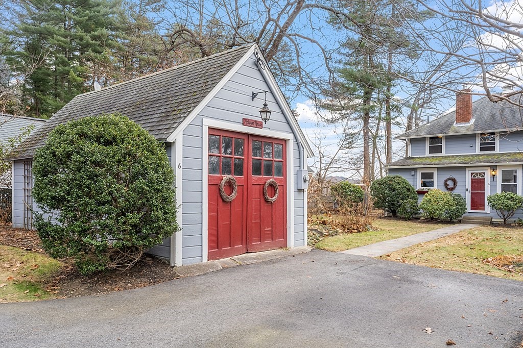 6 Hedgeway St