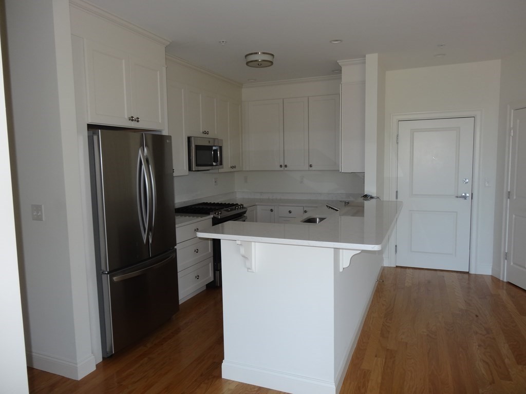 16 Taylor Drive # 2009