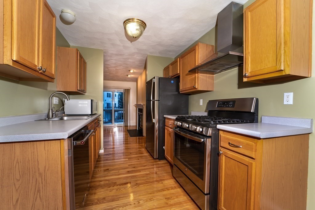 555 Main St # 15