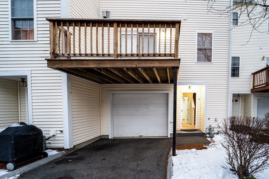 555 Main St # 15
