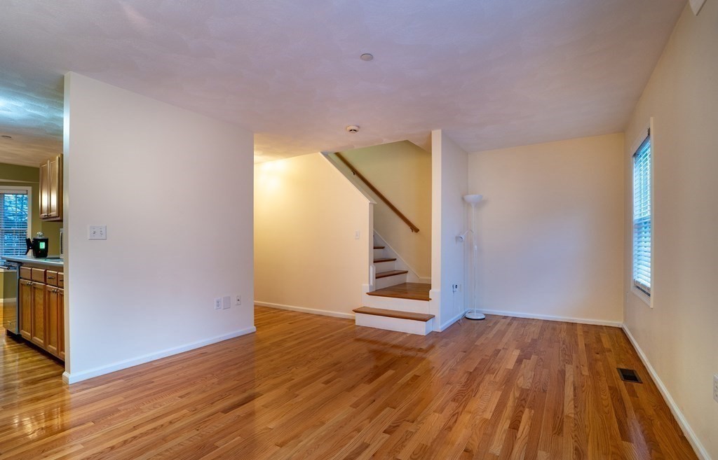 555 Main St # 15