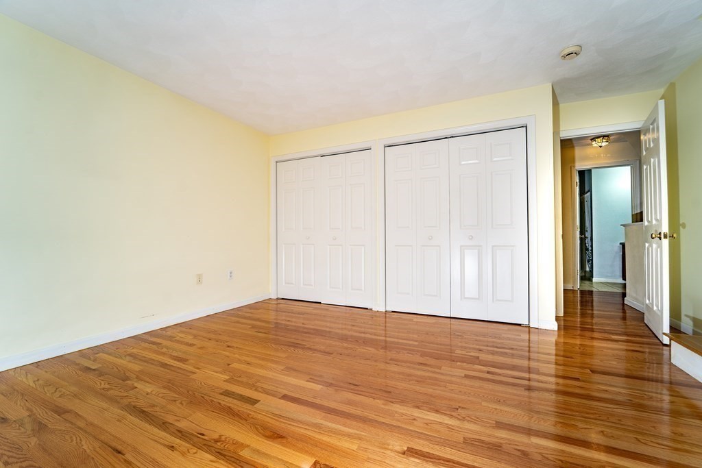 555 Main St # 15