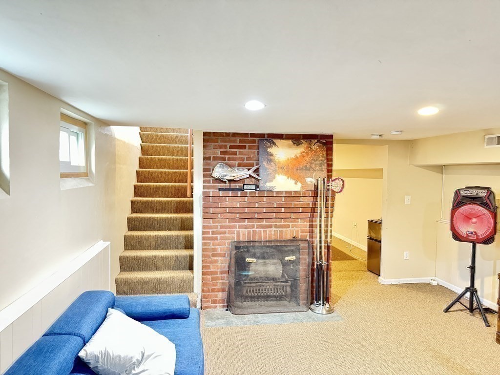 14 Fuller Rd