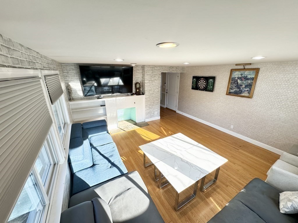 14 Fuller Rd