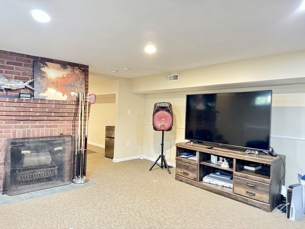 14 Fuller Rd