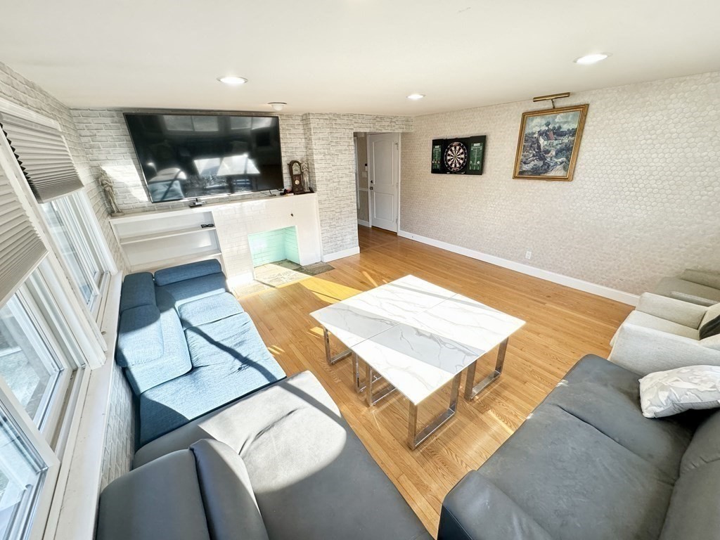 14 Fuller Rd