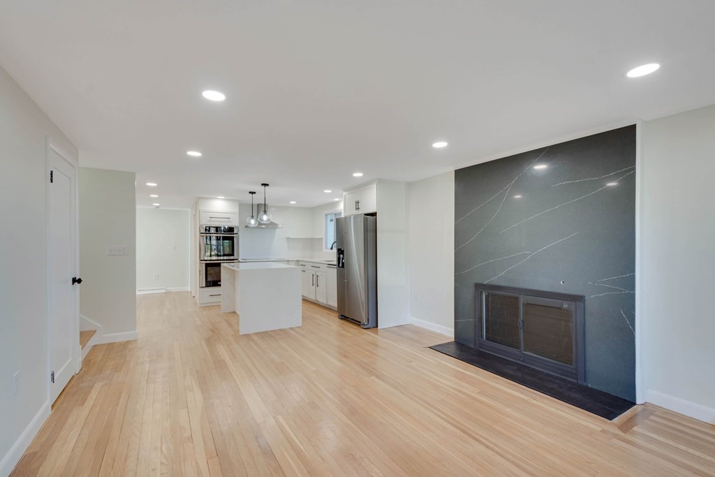 12 Mayfair St
