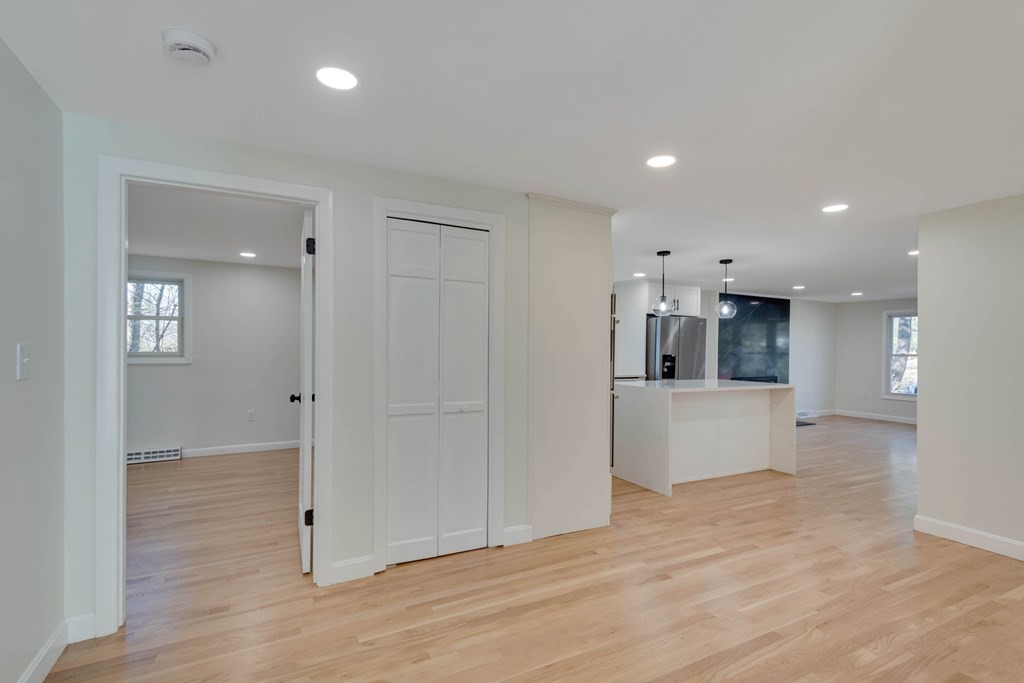 12 Mayfair St