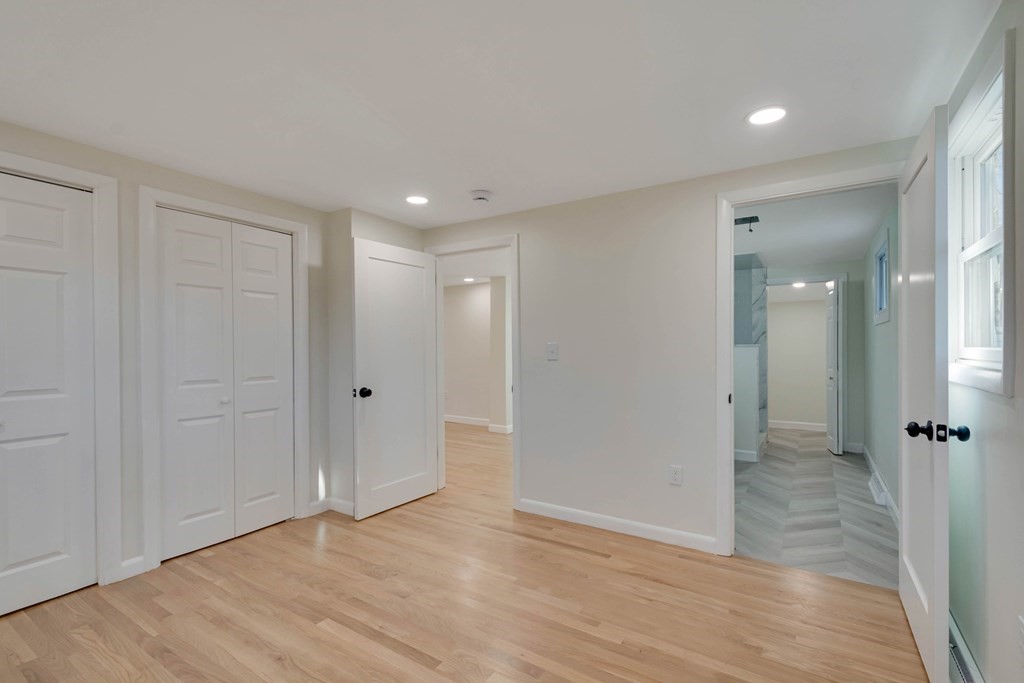12 Mayfair St