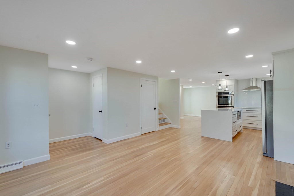 12 Mayfair St