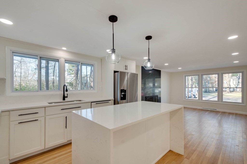 12 Mayfair St