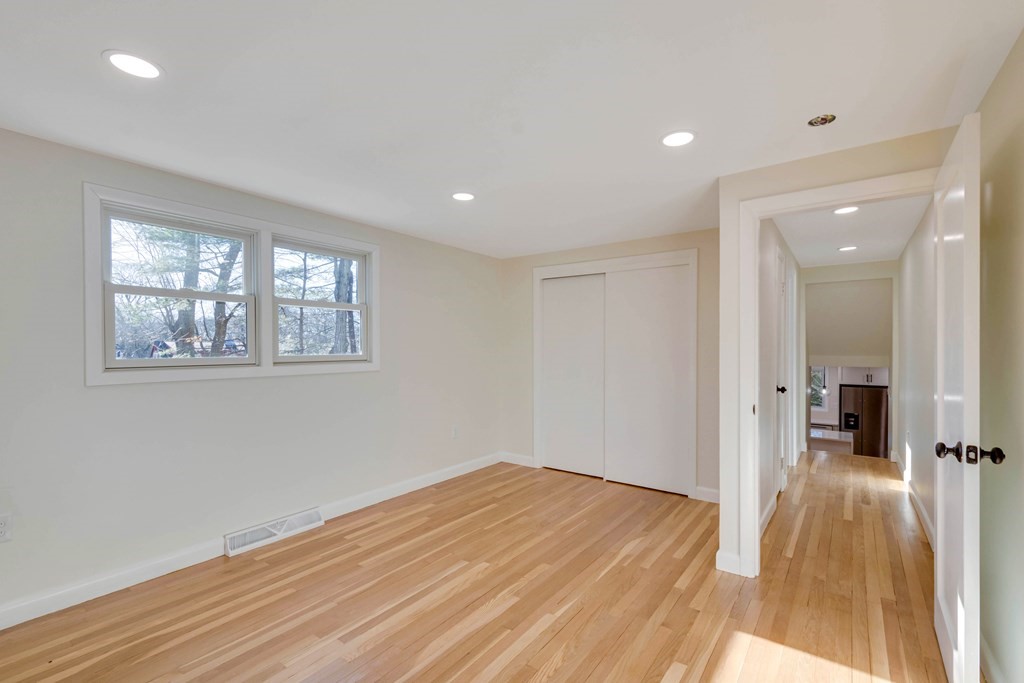 12 Mayfair St