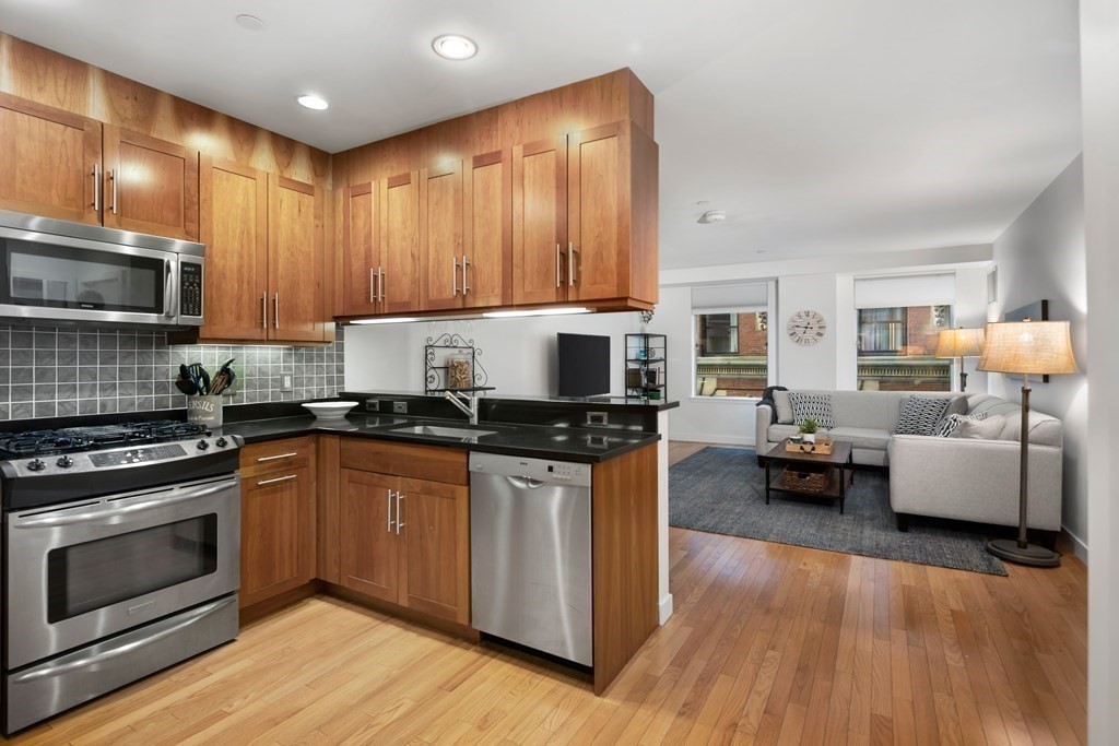 80 Broad St # 203