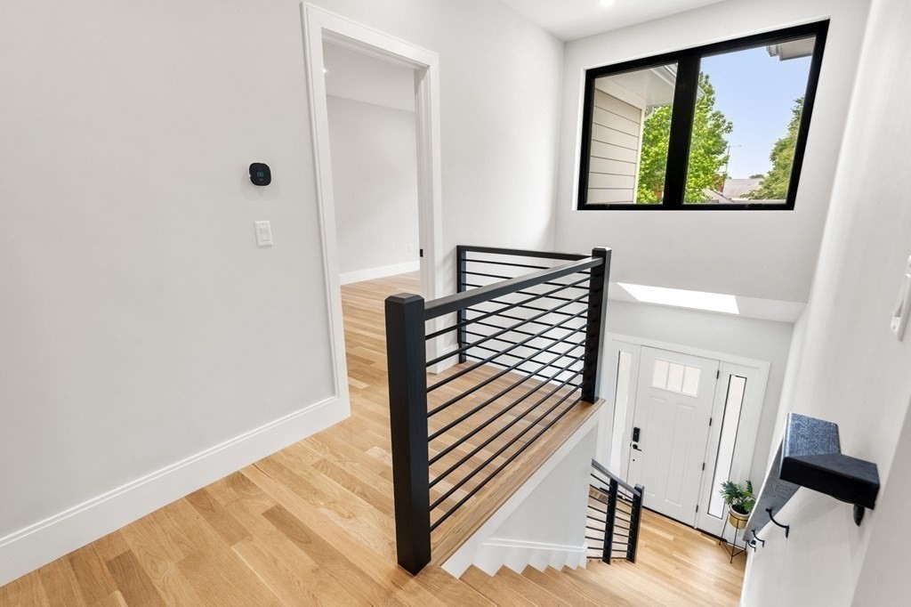 52 Aberdeen St # 1